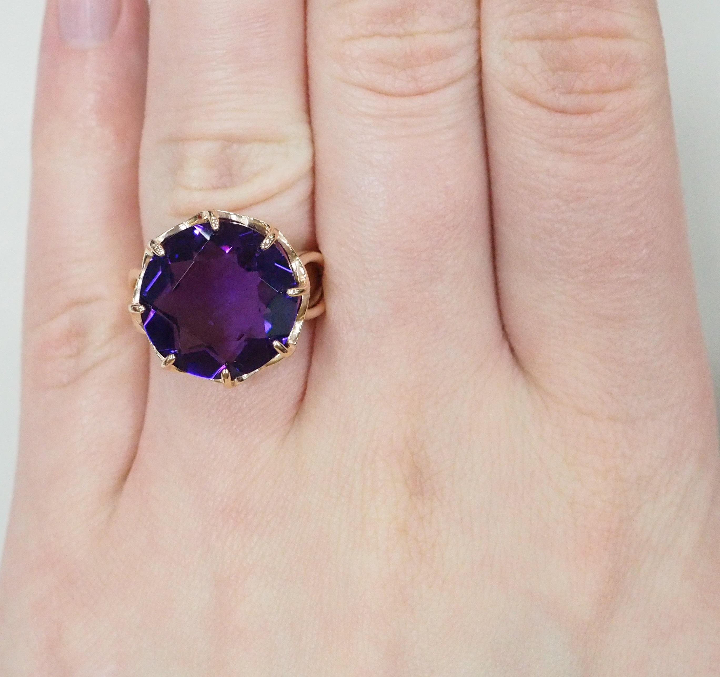 Серебряное кольцо с аметистом